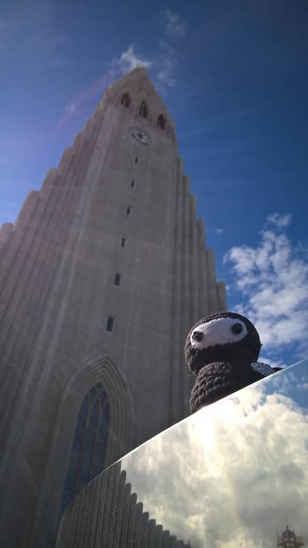 Neumel vor der weißen Kirche