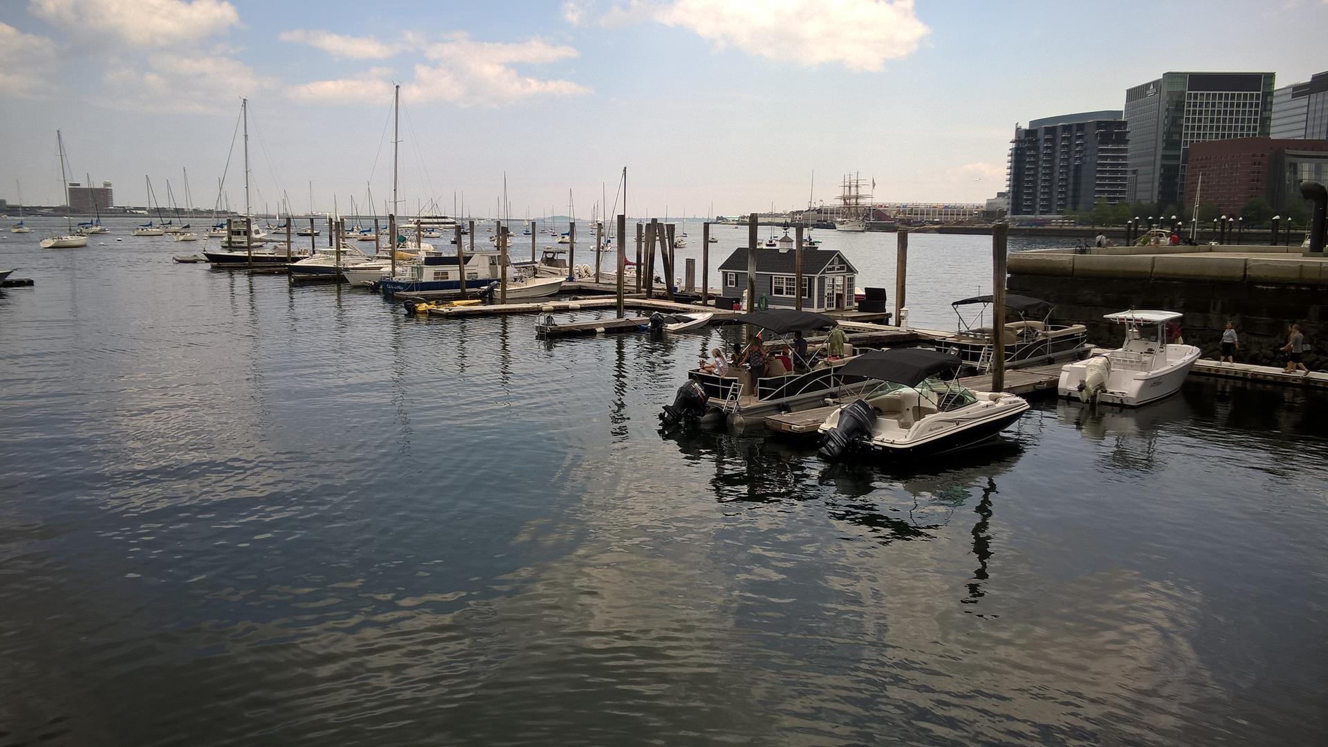 Boston Hafen: Ob das Wasser nach Earl Grey schmeckt?