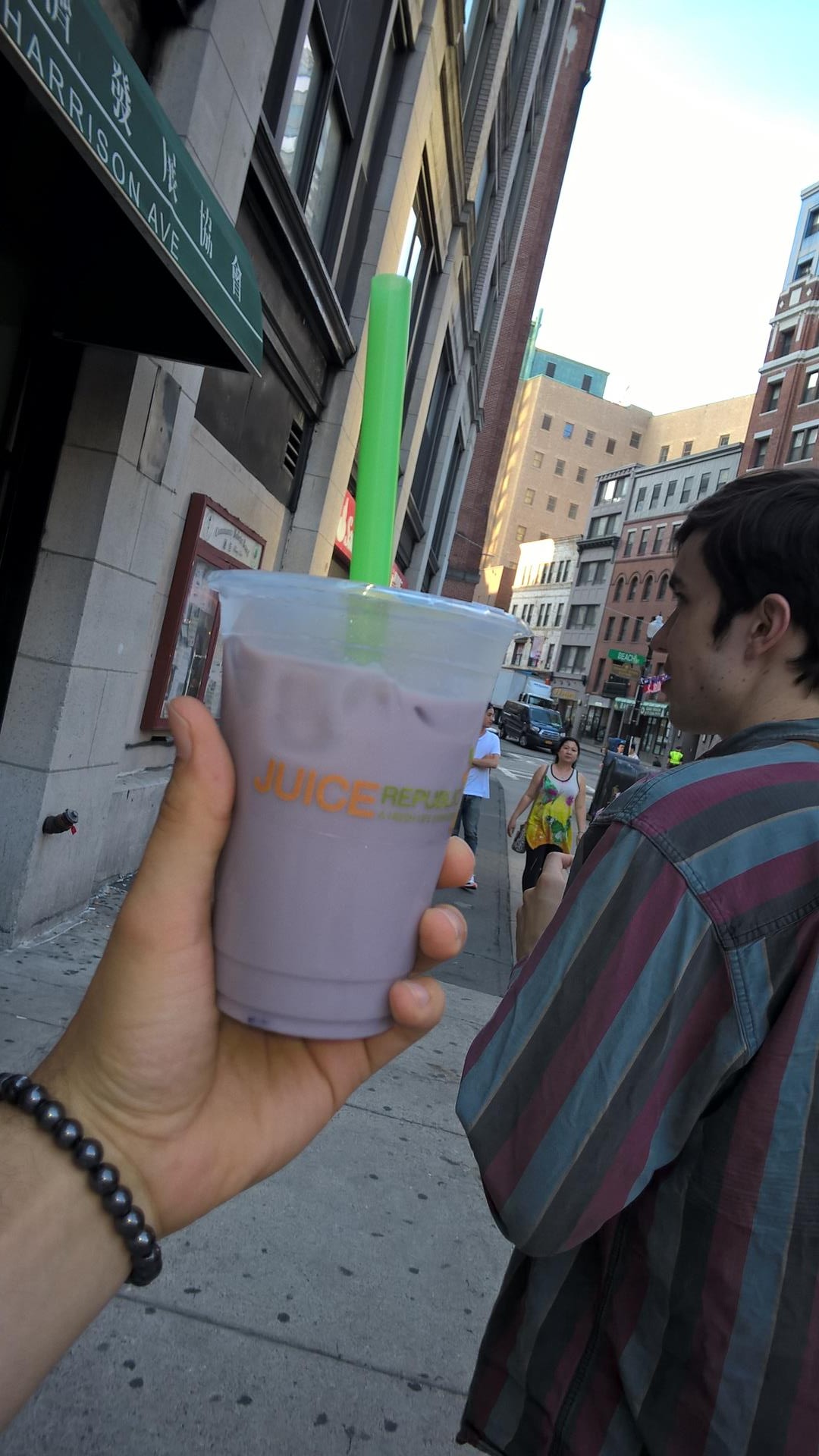 Mein aller, aller, aller, aller, aller, aller erster Bubble-Tea: Wurde mir von Phil ausgegeben