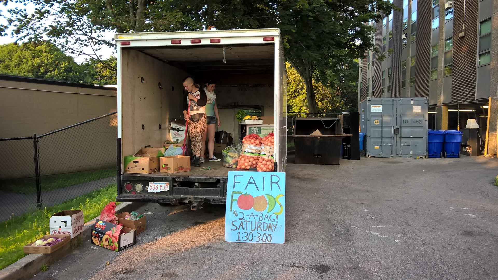Fair Foods Truck mit Lizzy und Keiko