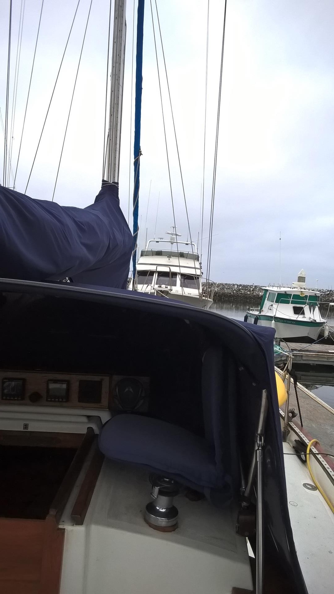 Jonathans Boot im Hafen von Half Moon Bay