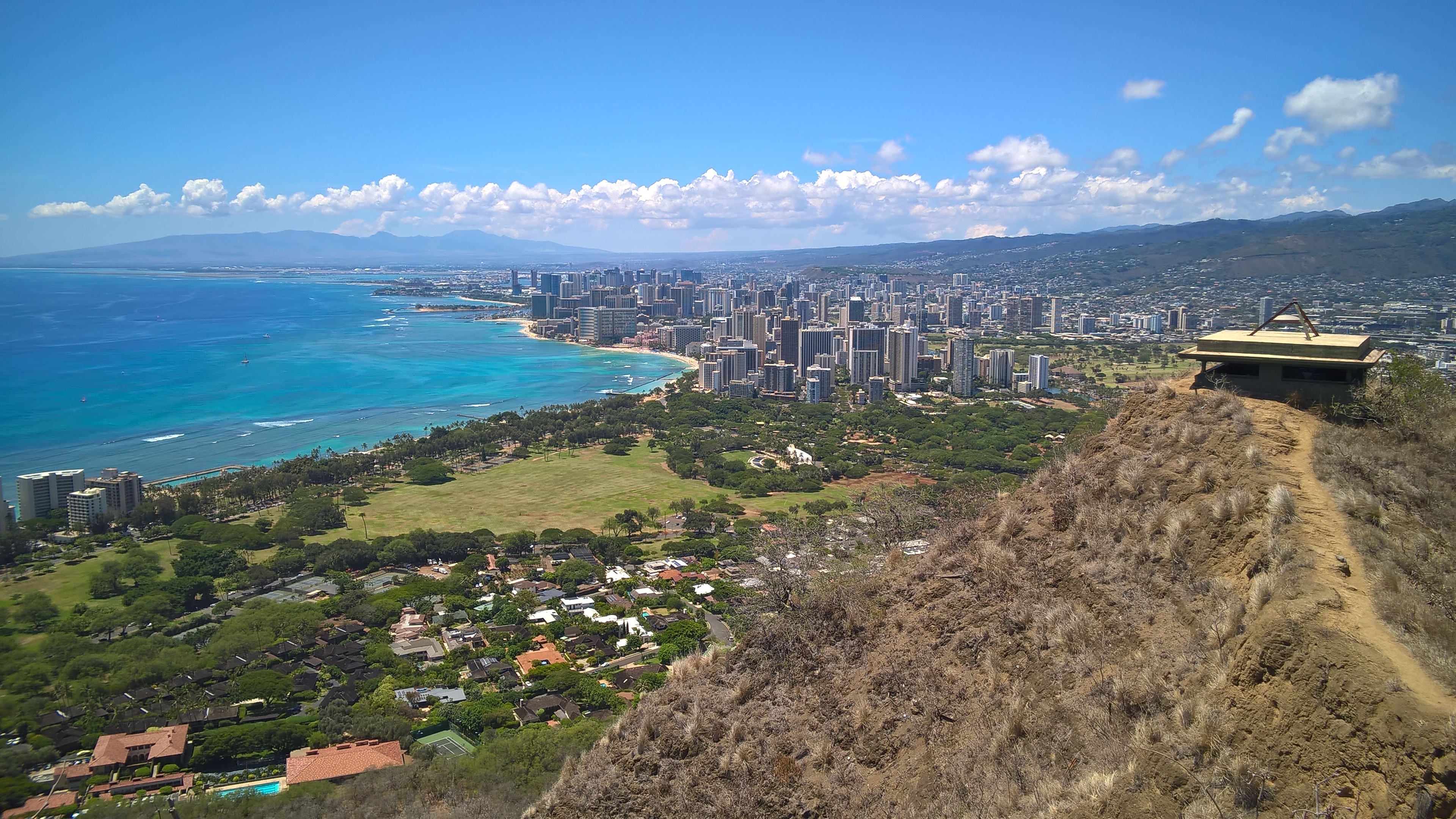 Oben über Honolulu...