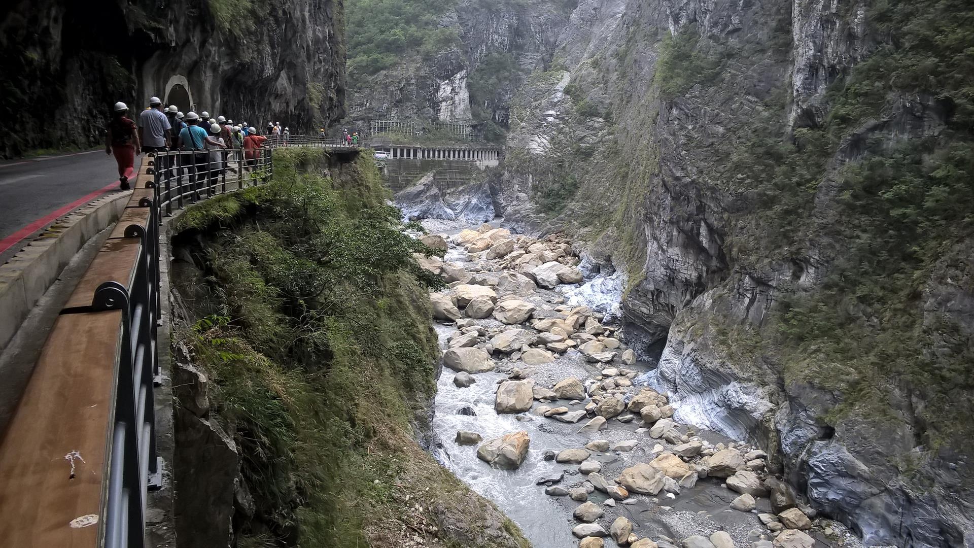 ... unter denen sich chinesische Touristen verbergen