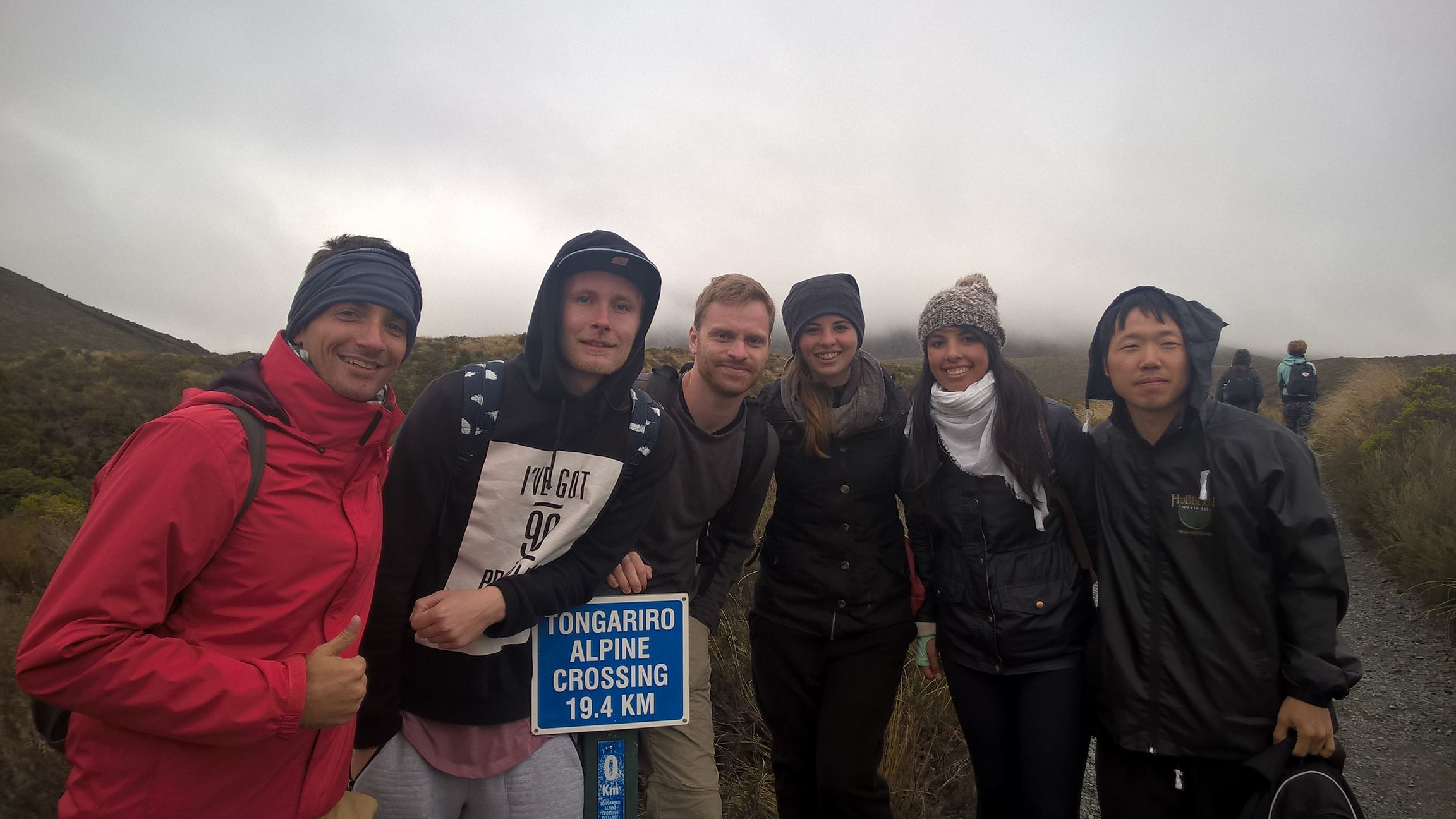 Tongariro Alpine Crossing beim Start: Das Wetter hätte schöner sein können