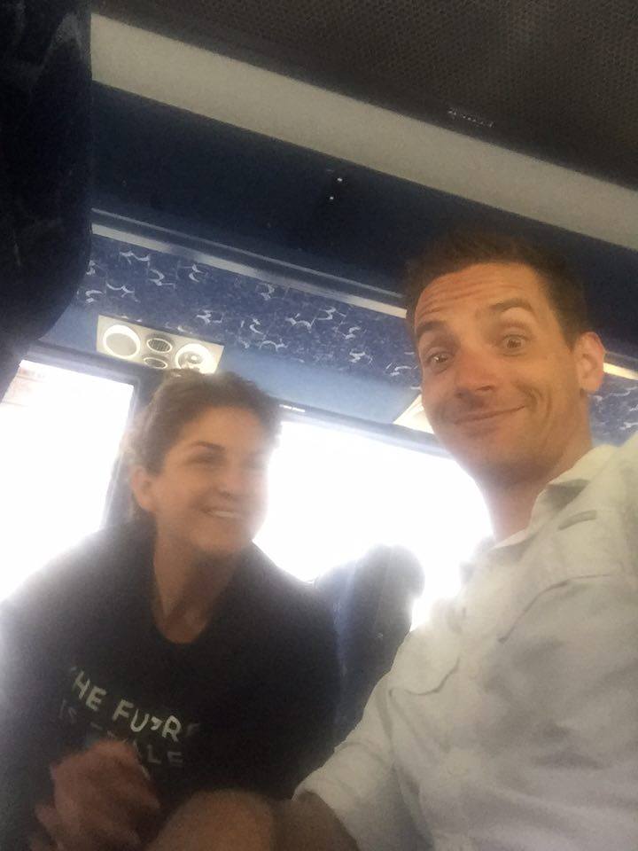 Spaß im Bus mit Samantha