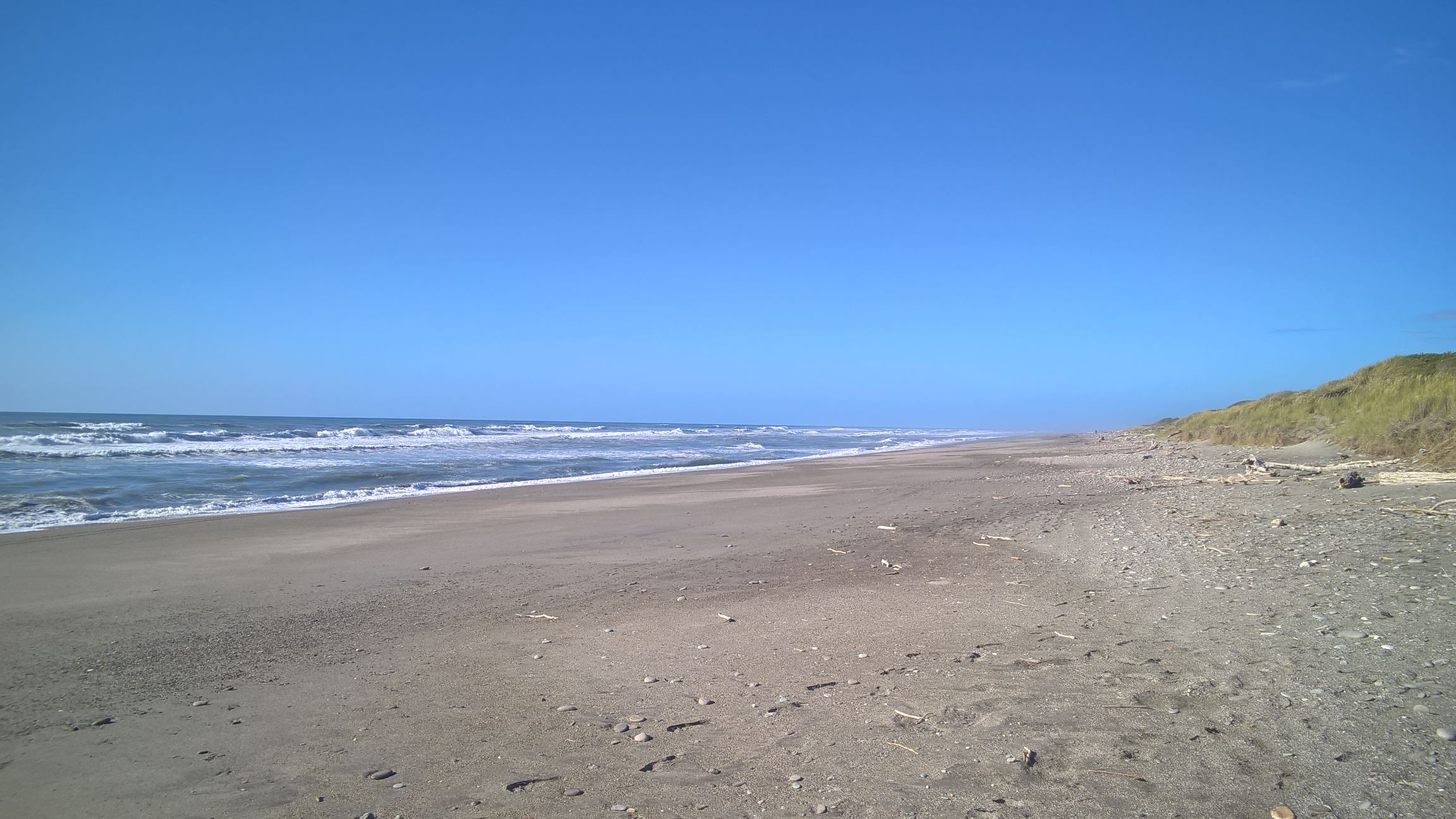 Mal wieder ein endlos langer und verlassener Strand